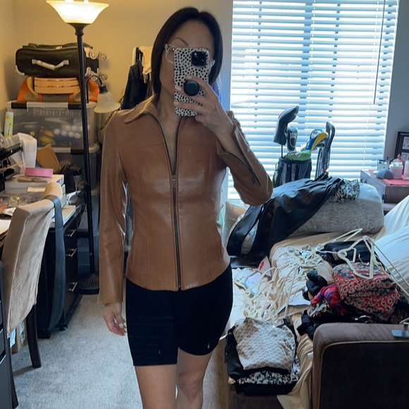 Identify leather jacket - Picture 2 of 8